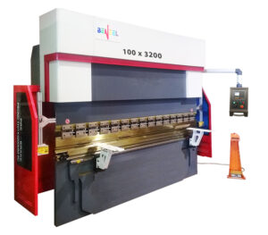 PRESS BRAKE: 2 AXIS WC67E -135T X 2500MM ESTUN E200P